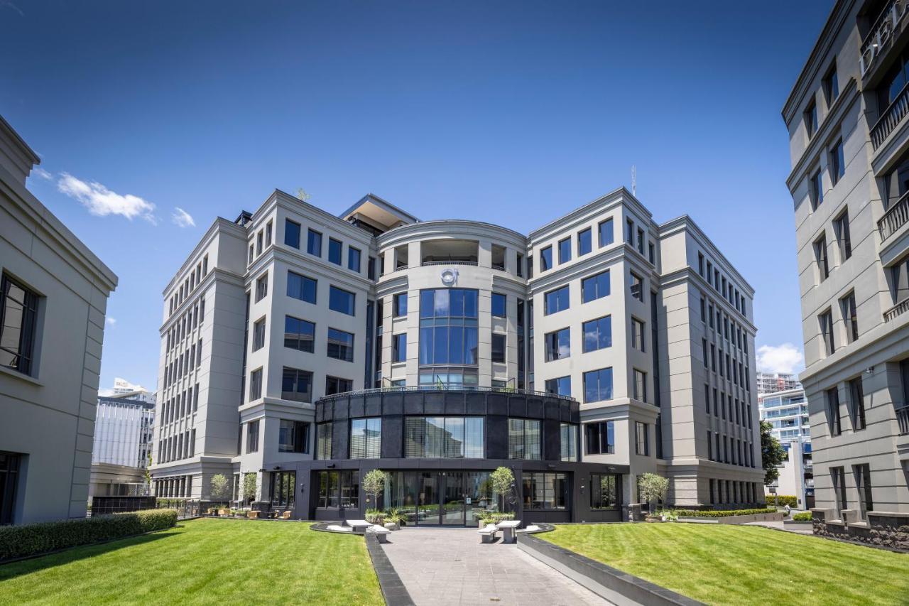 Hotel Qt Auckland Exteriér fotografie The main building of the university