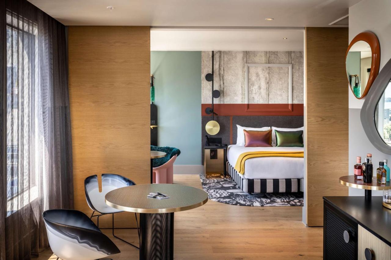 Hotel Qt Auckland Exteriér fotografie A suite at the hotel
