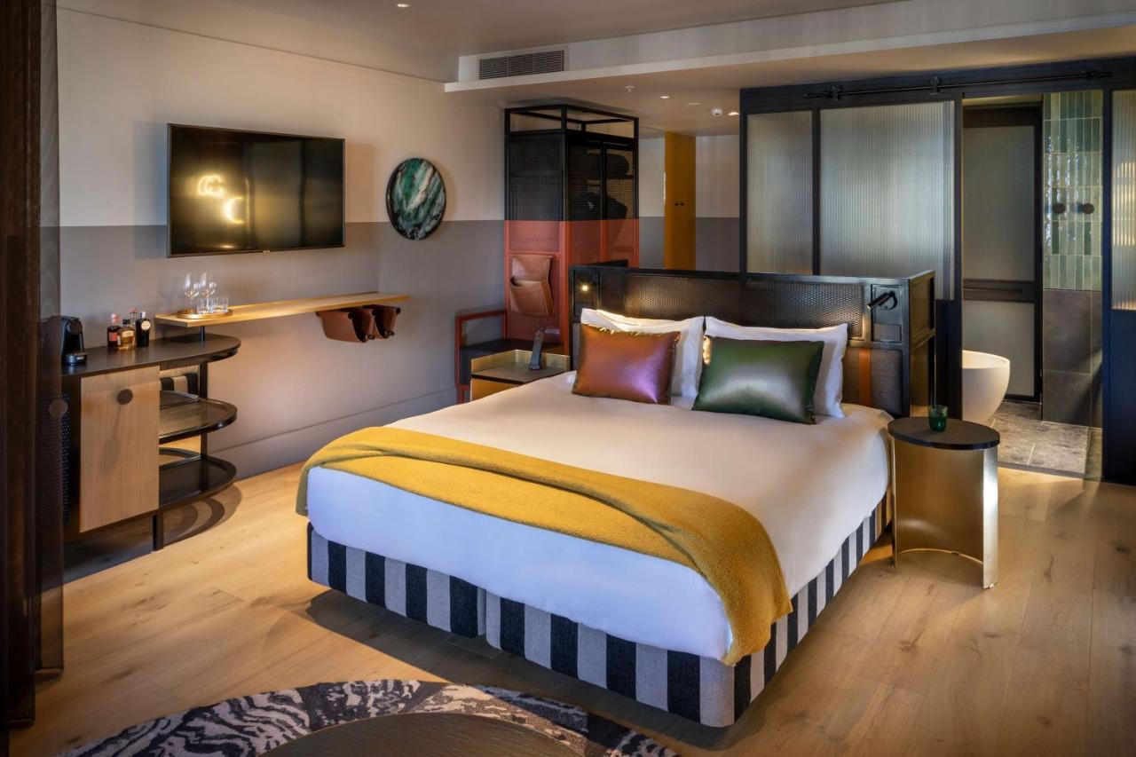 Hotel Qt Auckland Exteriér fotografie A room at the hotel
