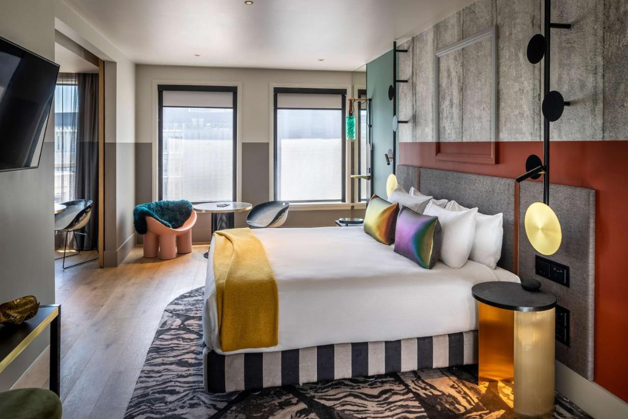 Hotel Qt Auckland Exteriér fotografie A bedroom at the hotel