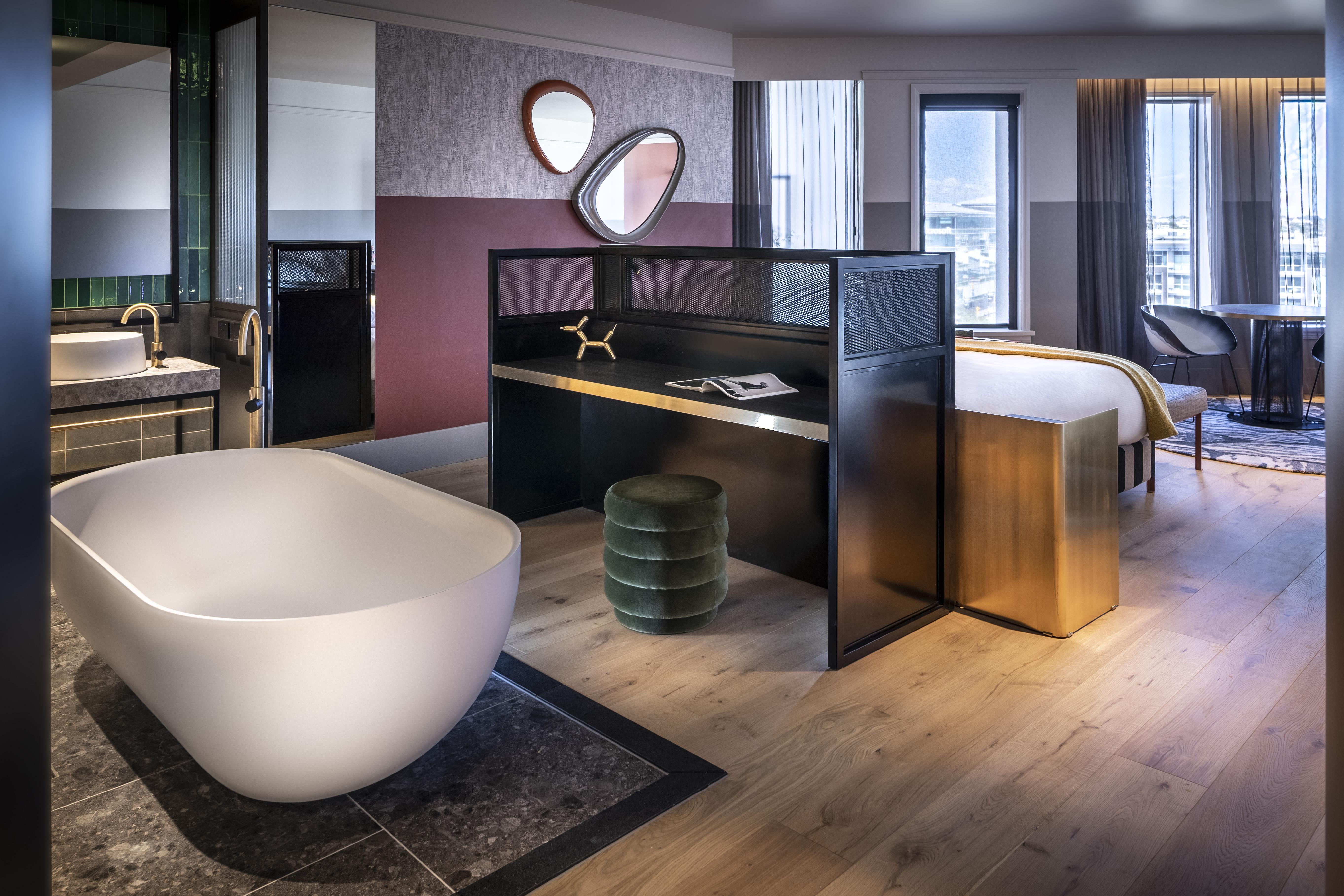 Hotel Qt Auckland Exteriér fotografie A suite at the hotel
