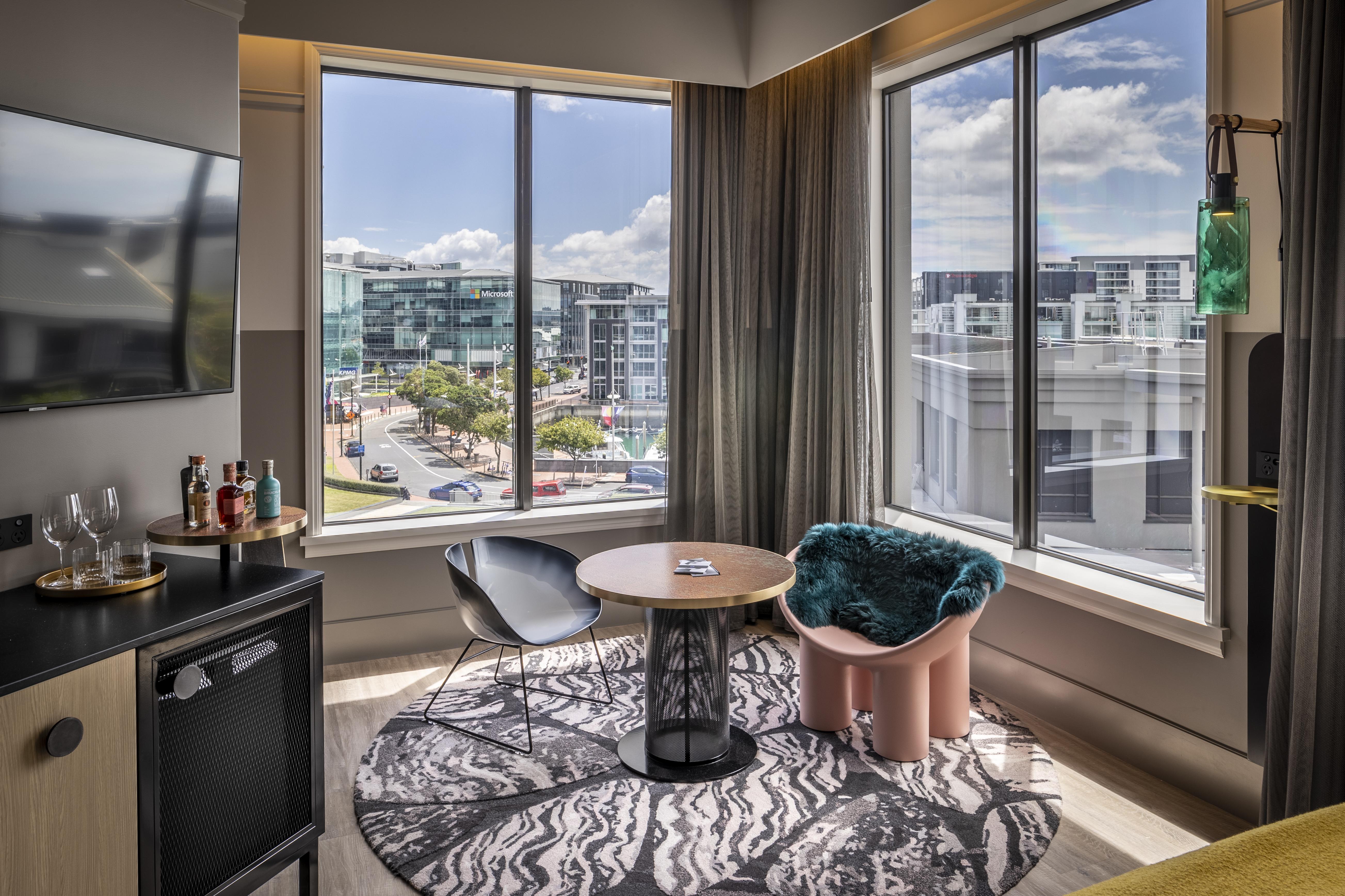 Hotel Qt Auckland Exteriér fotografie A suite at the hotel